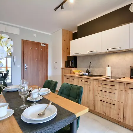 Areka A16 - Klimatyzacja, Basen, Sauny, Jacuzzi, Silownia דירה שצ'קלארסקה פוראובה